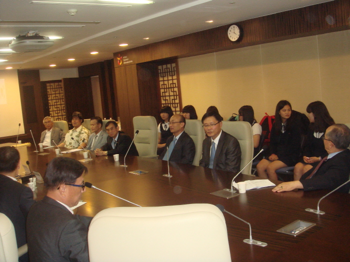 2012.05.25-2.JPG : 통일전문가 토론회(2012.05.25)