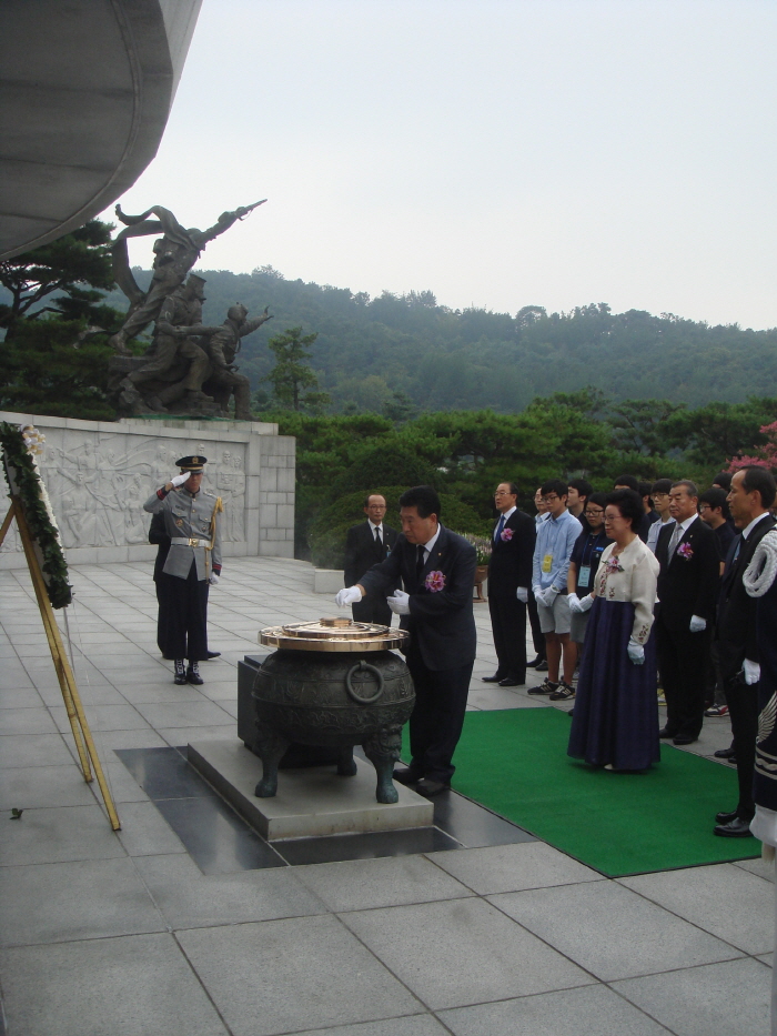 1. 정경석 총재 현충원 참배.JPG : 정경석 총재 국립서울현충원 참배