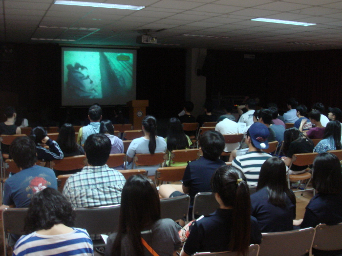 7. 통일교육(무봉산 청소년 수련원).JPG : 통일교육(무봉산 청소년 수련원에서)