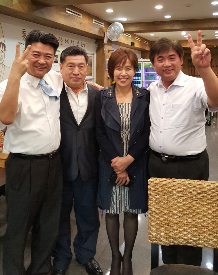 2015.09.23 이애란 박사, 최용권 사무총장과.jpg : 2015.09.23 탈북여성박사 1호 이애란 박사, 최용권 사무총장과