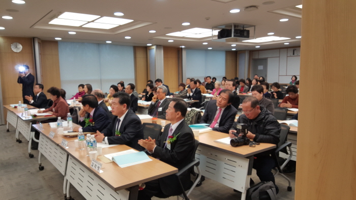 2015.11.24 통교협 통일교육포럼(국회의원회관) 2.jpg : 2015.11.24 통일교육협의 통일교육포럼(국회의원회관)