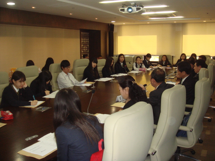 토론회에 참석한 청소년.JPG : 청소년들의 통일대화(통일전문가 토론회)